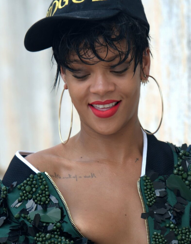 rihanna gallery photo #2043