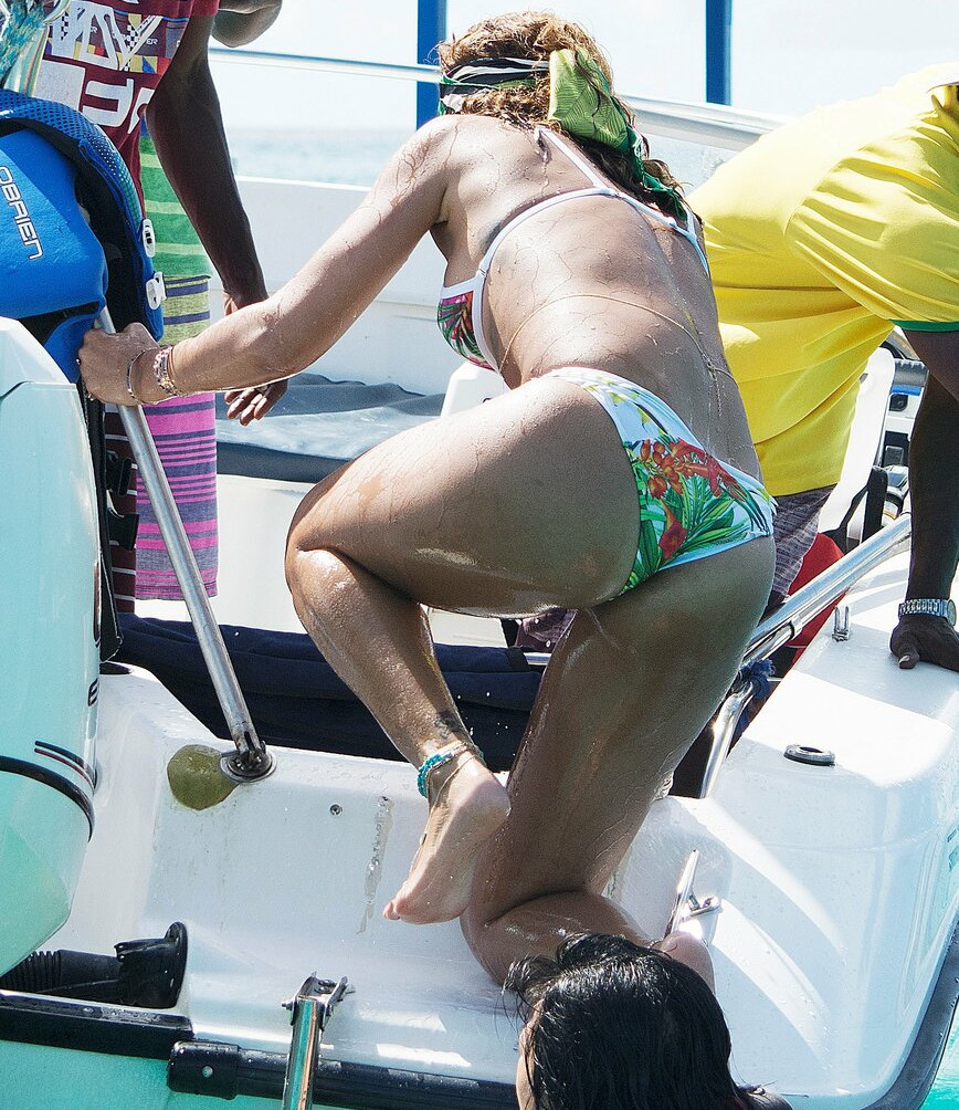 rihanna gallery photo #2087