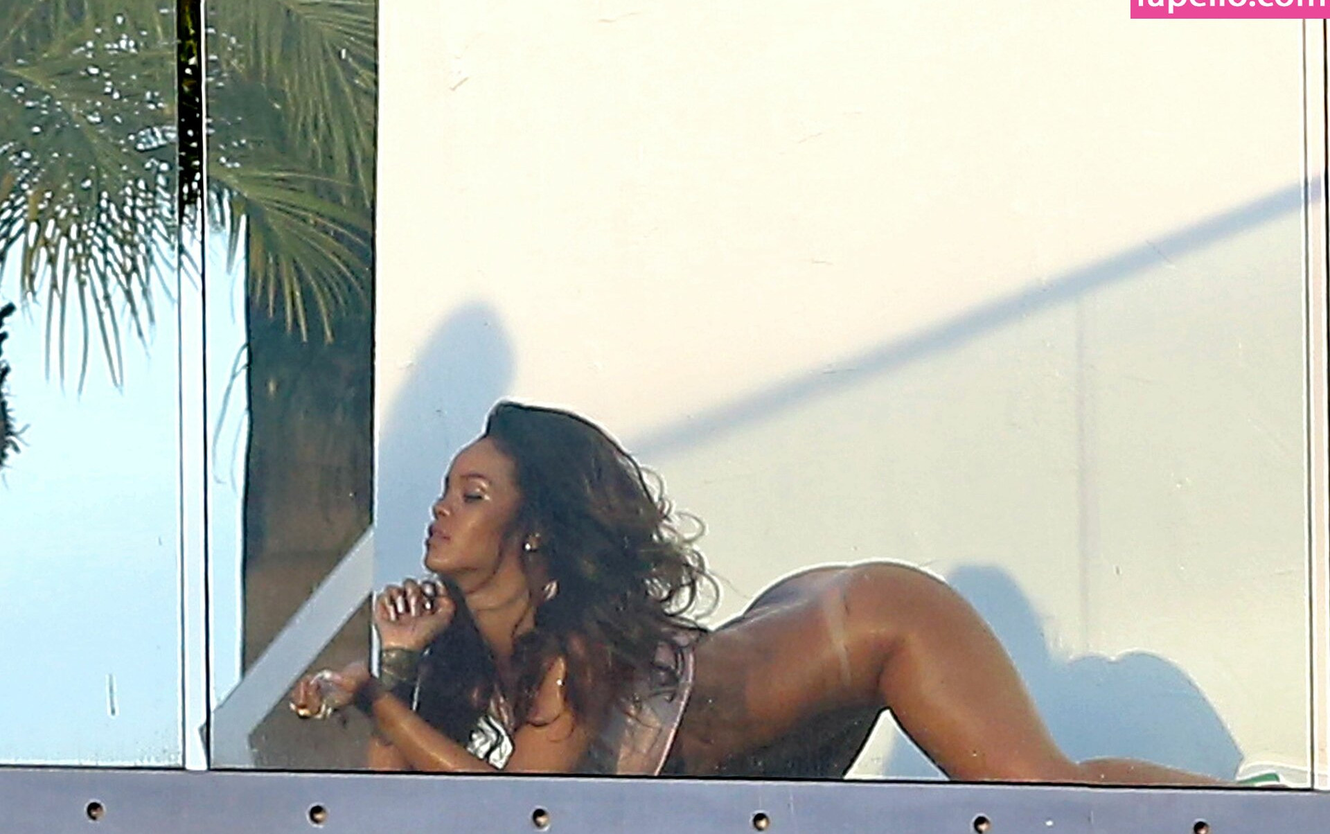 rihanna gallery photo #2285