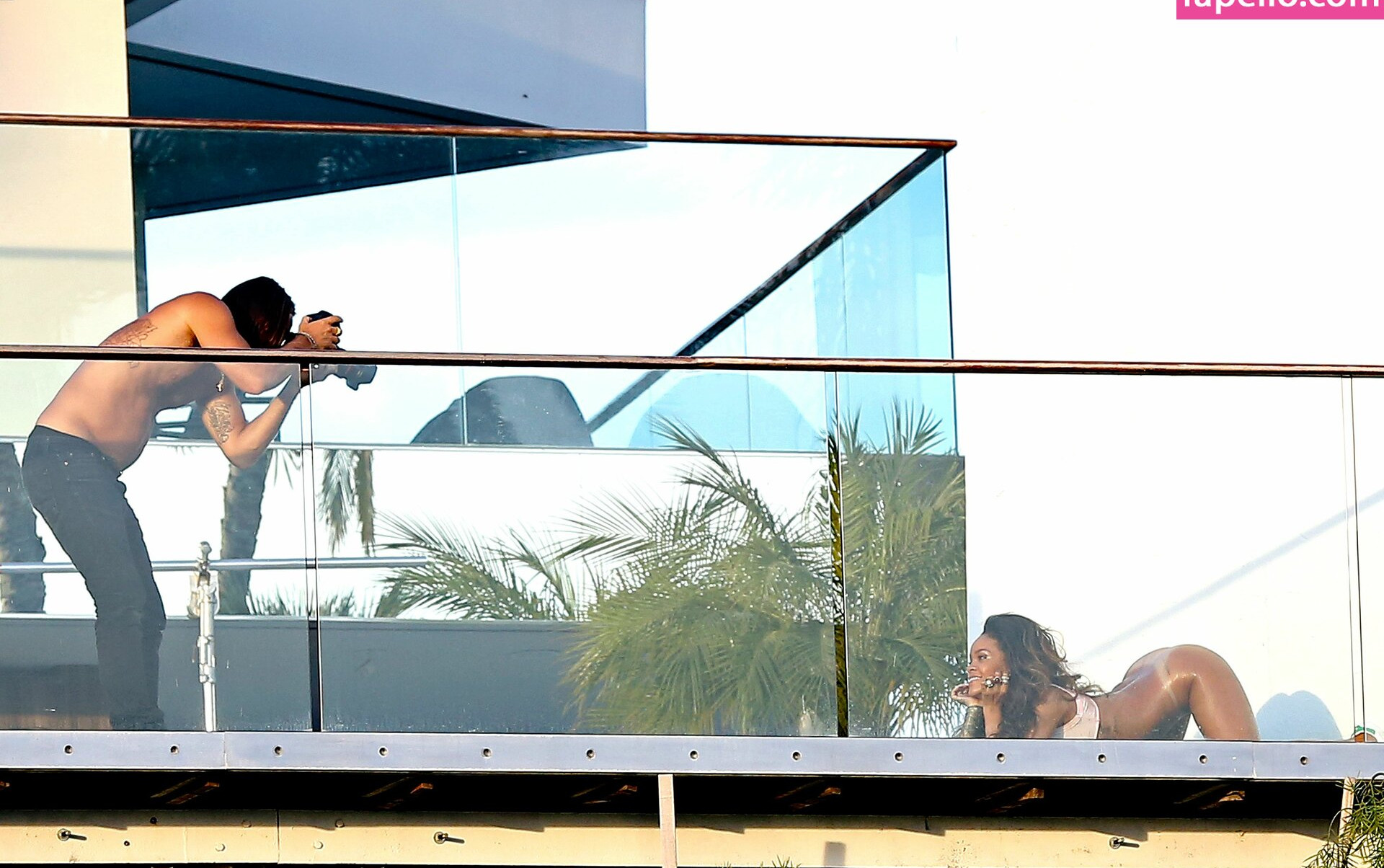 rihanna gallery photo #2288