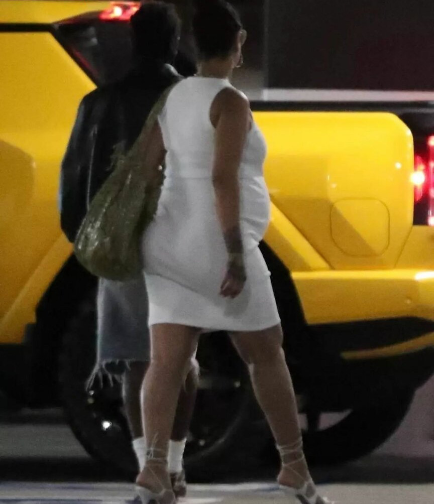 rihanna gallery photo #2317