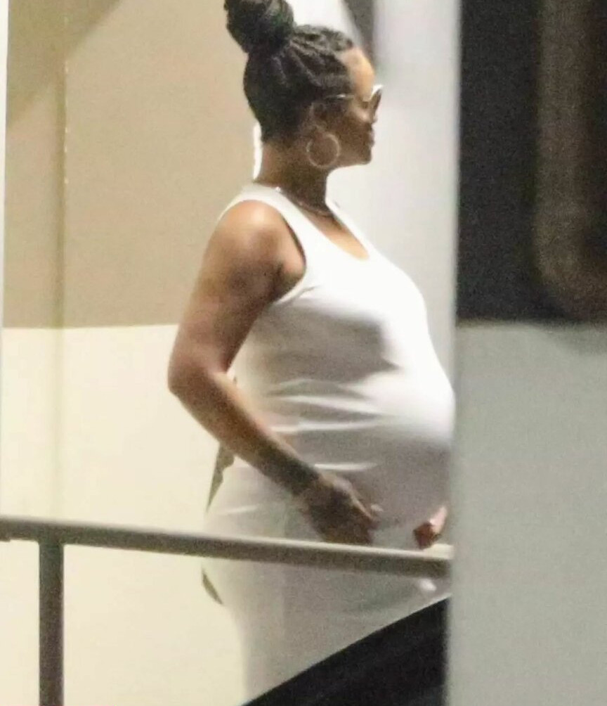 rihanna gallery photo #2320