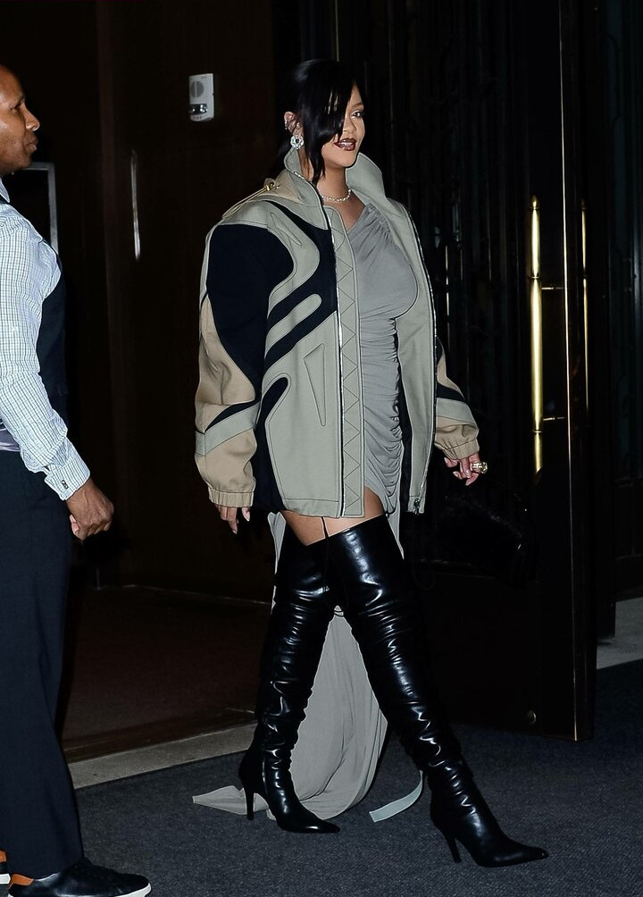 rihanna gallery photo #2376