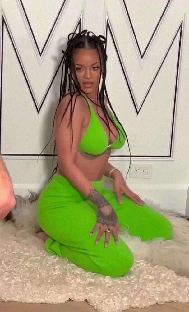 rihanna gallery photo #2420