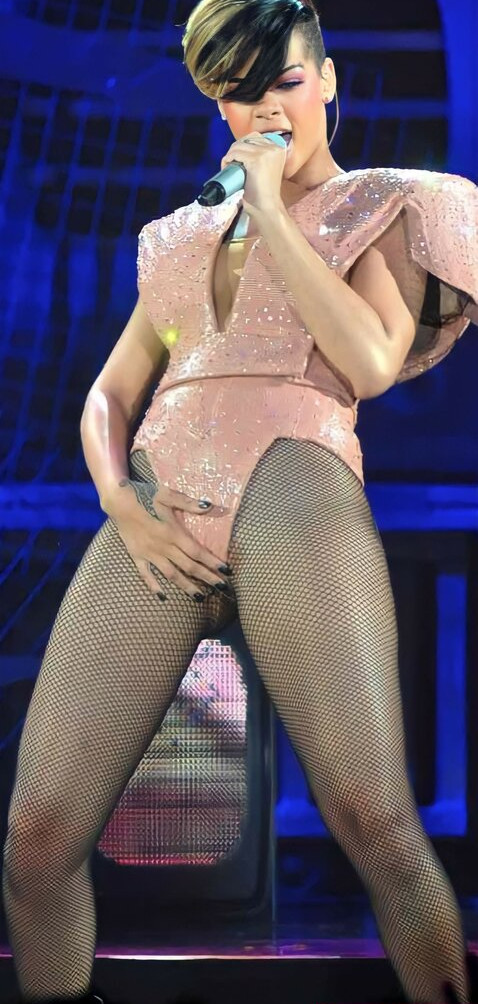 rihanna gallery photo #2529
