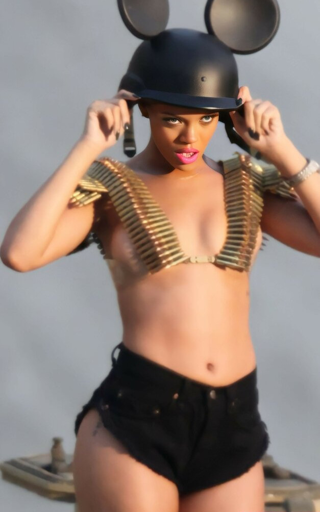rihanna gallery photo #2570