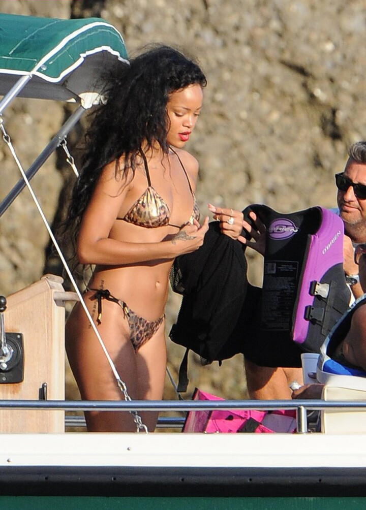 rihanna gallery photo #2724