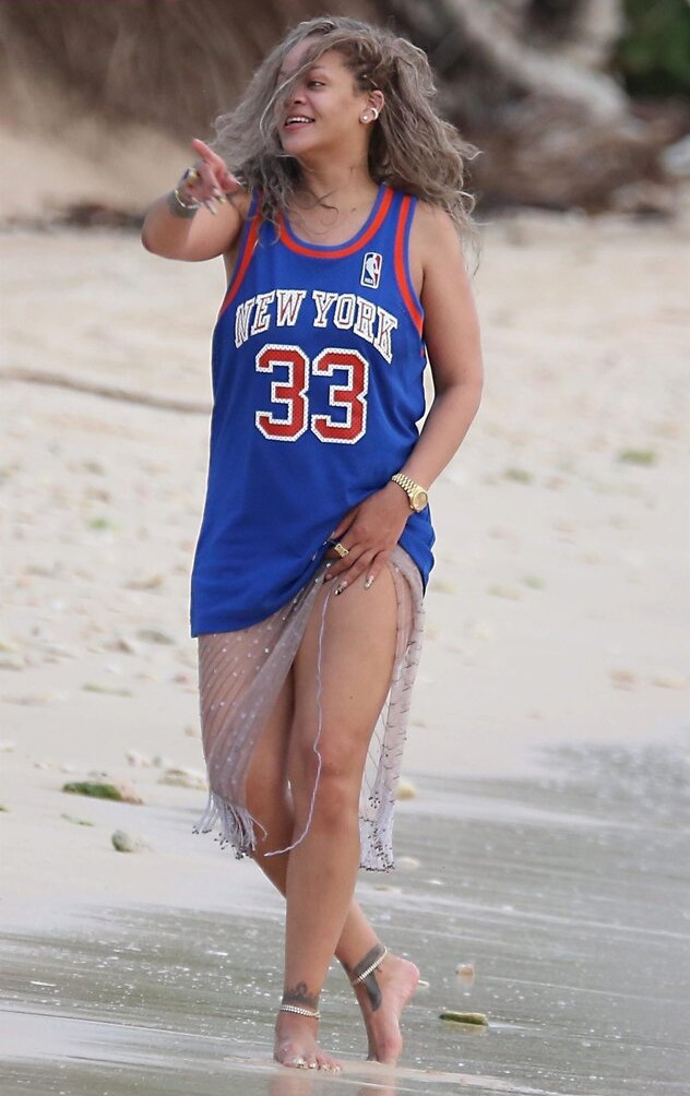 rihanna Nude Leaks OnlyFans Photos #623 - LeakJerk