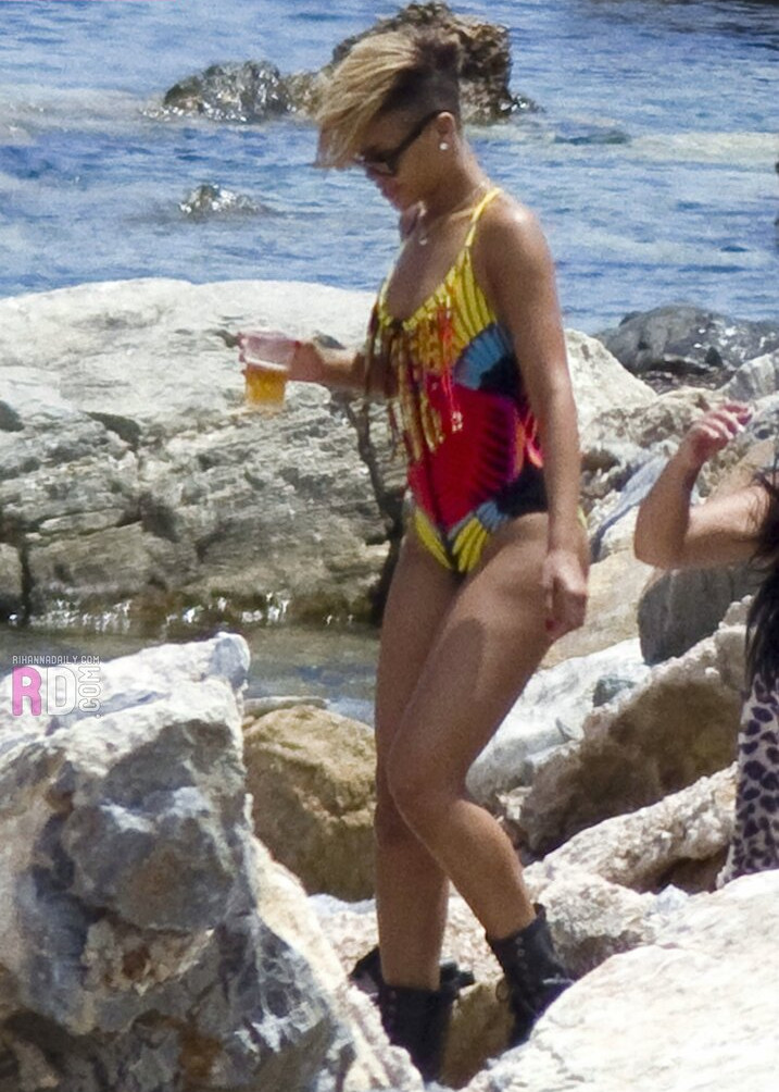 rihanna Nude Leaks OnlyFans Photos #679 - LeakJerk