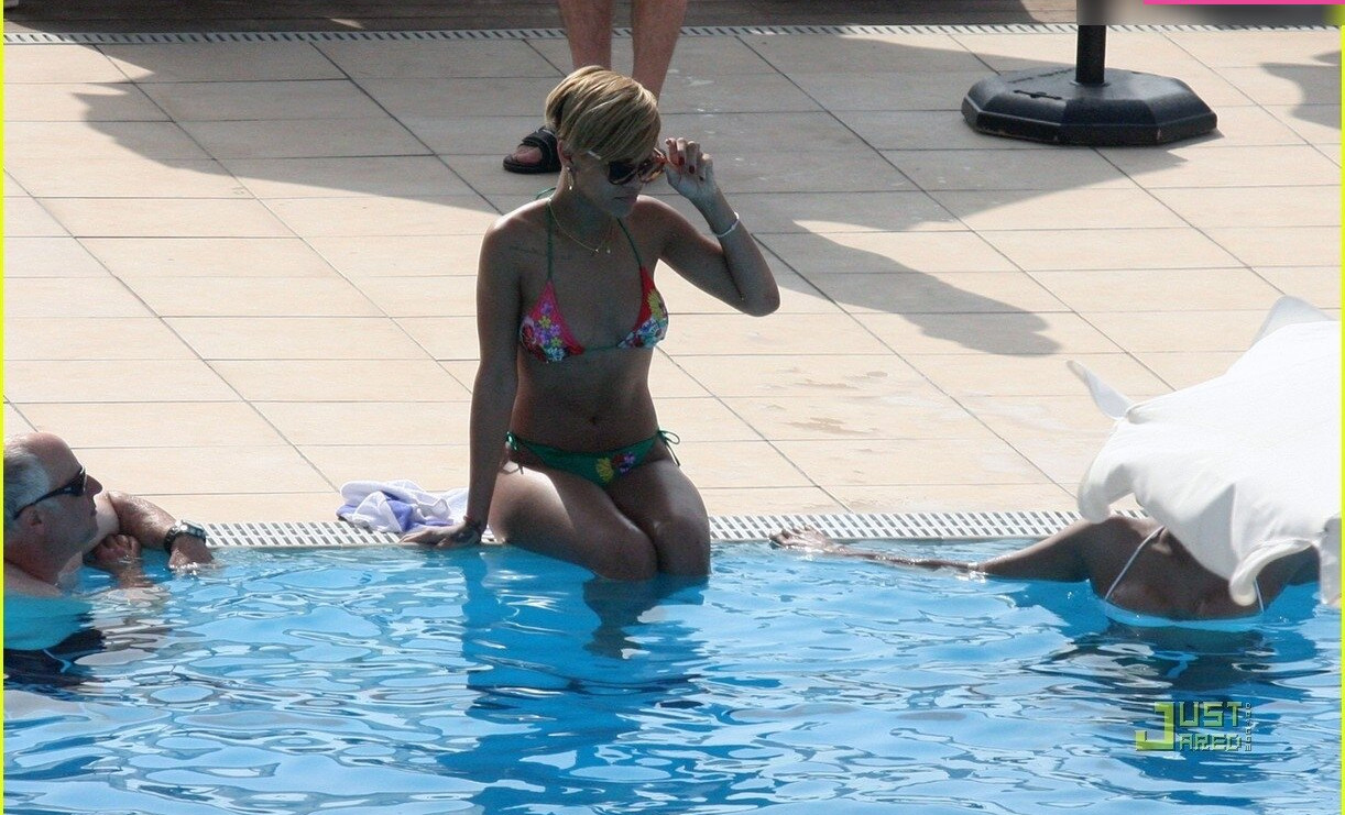 rihanna Nude Leaks OnlyFans Photos #688 - LeakJerk