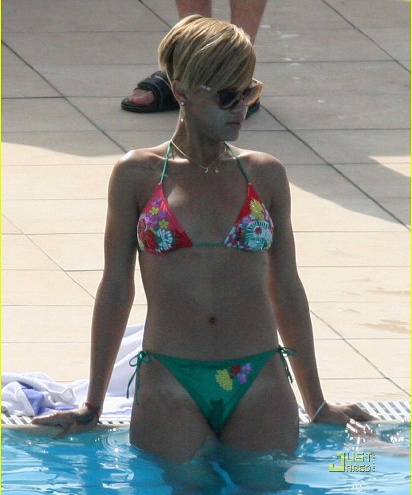 rihanna Nude Leaks OnlyFans Photos #695 - LeakJerk