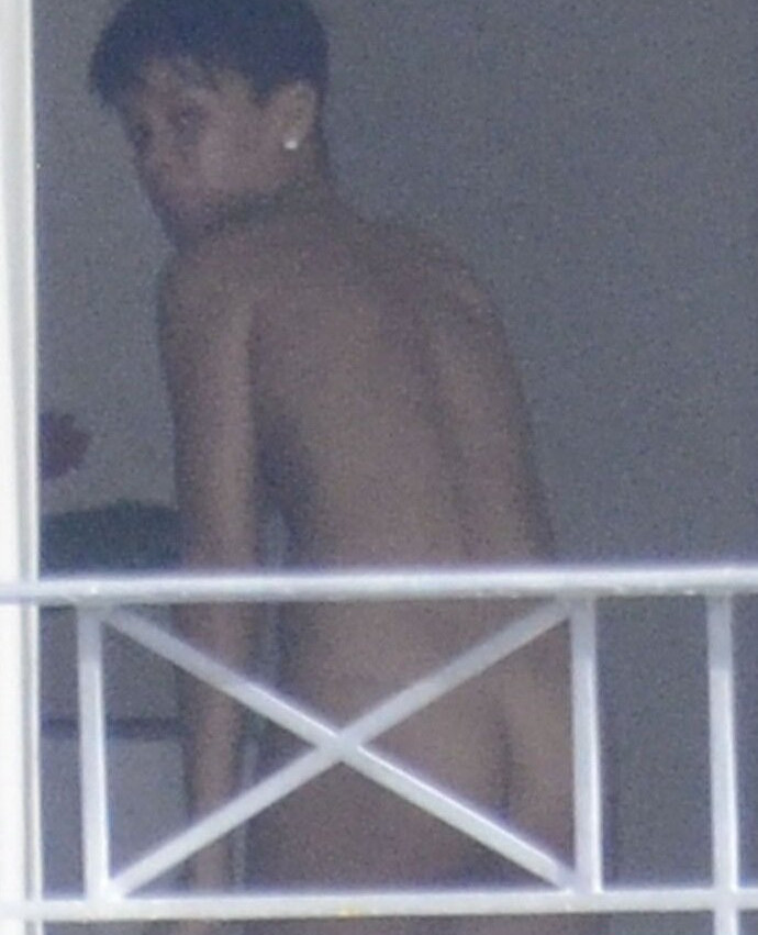 rihanna Nude Leaks OnlyFans Photos #755 - LeakJerk