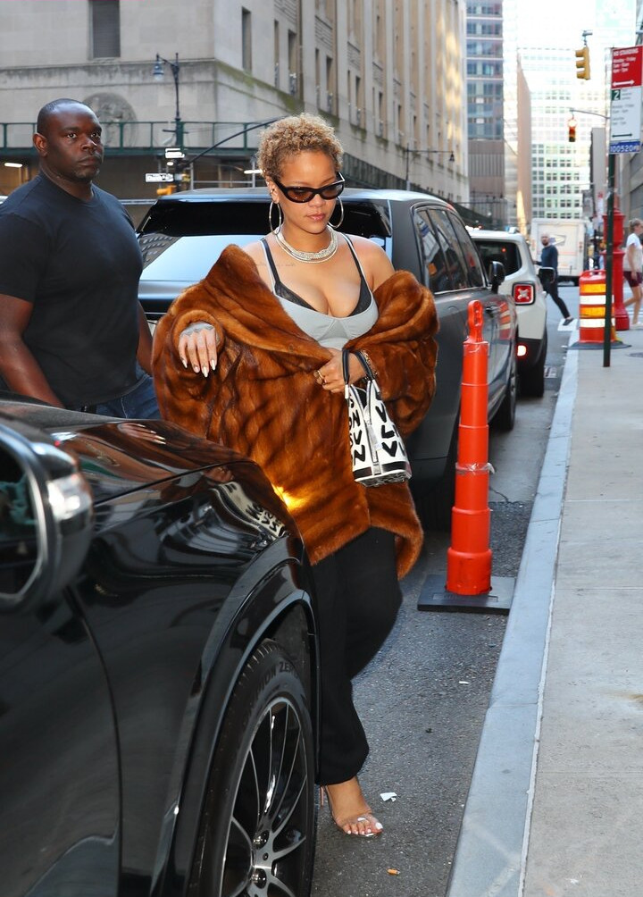 rihanna Nude Leaks OnlyFans Photos #869 - LeakJerk