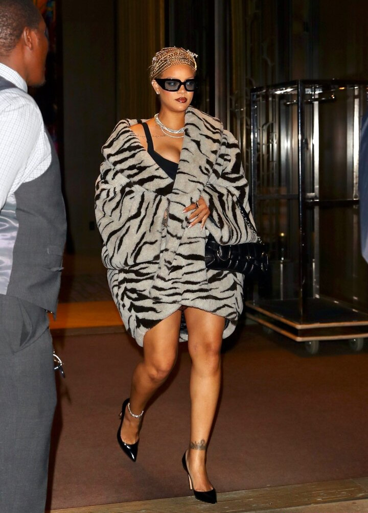 rihanna Nude Leaks OnlyFans Photos #882 - LeakJerk