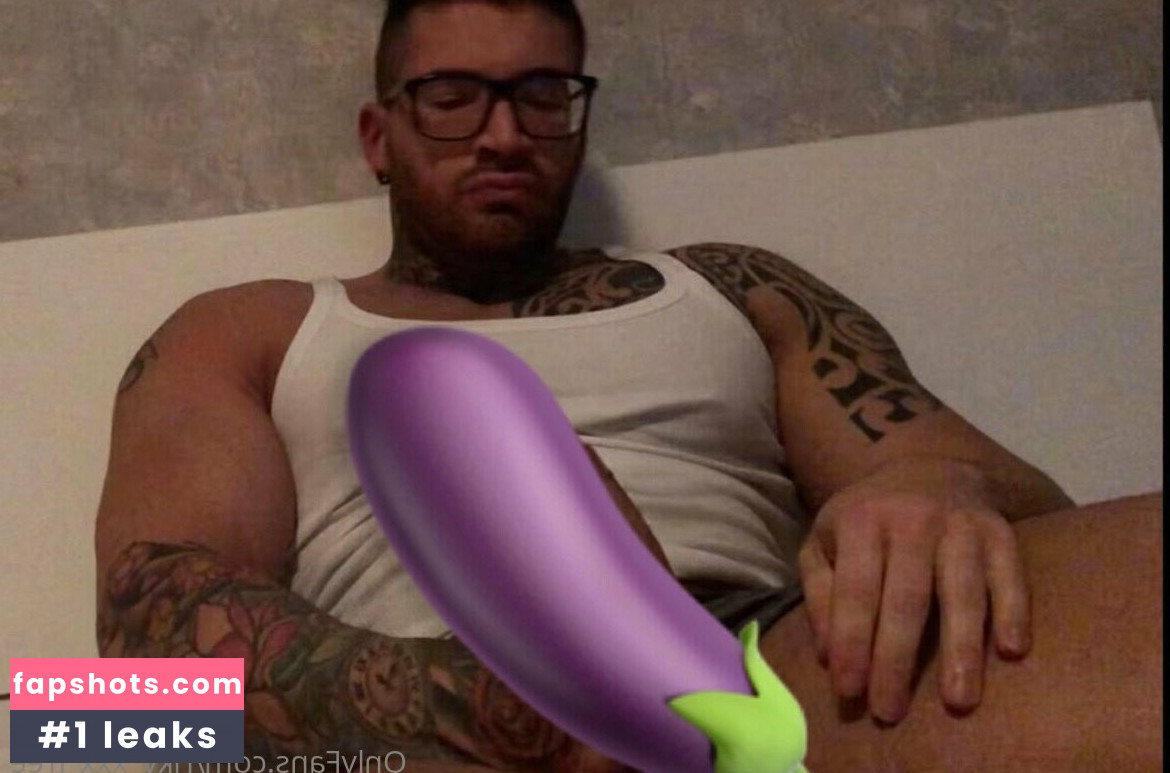 riky_xxx_free nude babe gallery