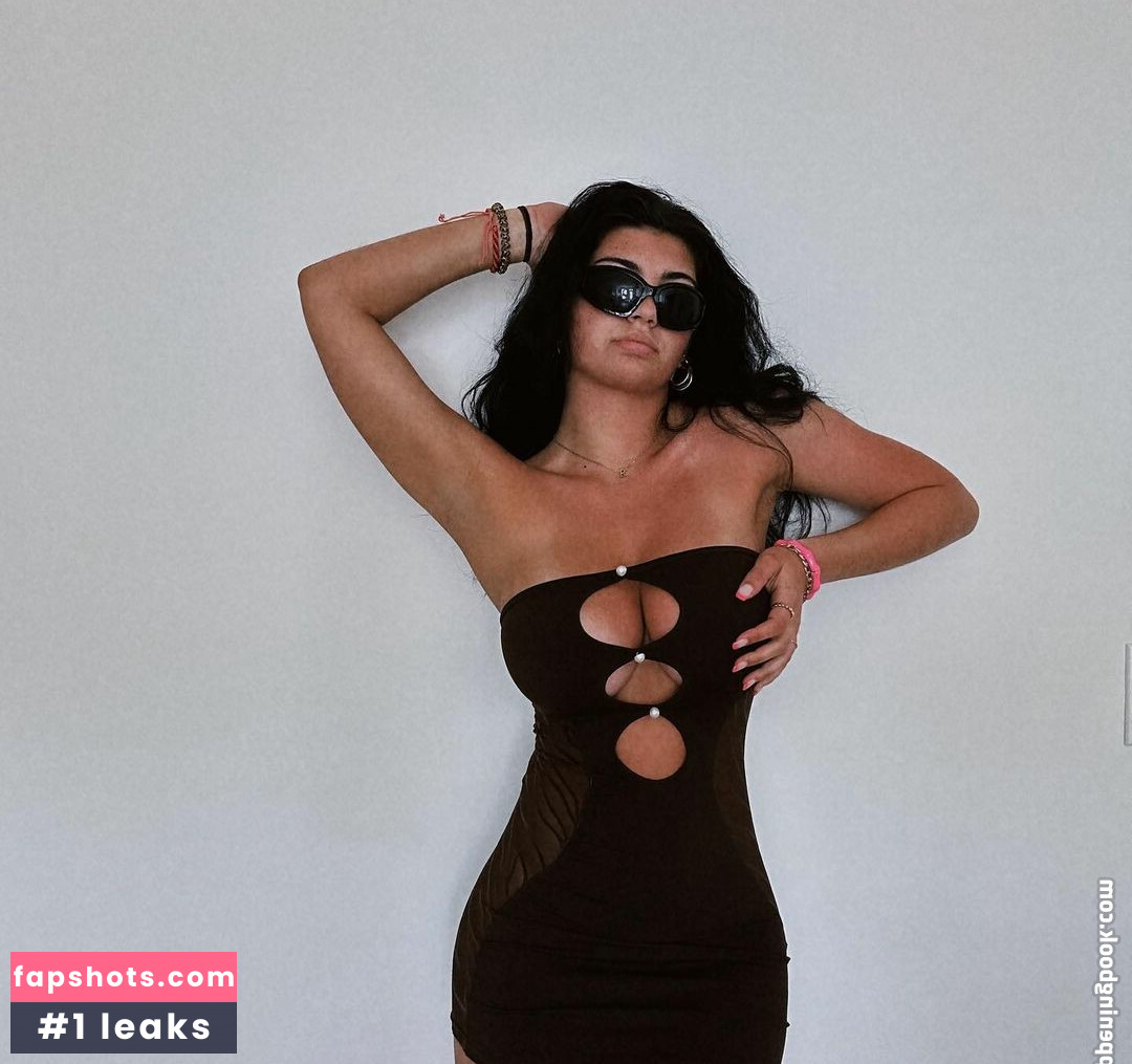 Riley L gallery photo #33