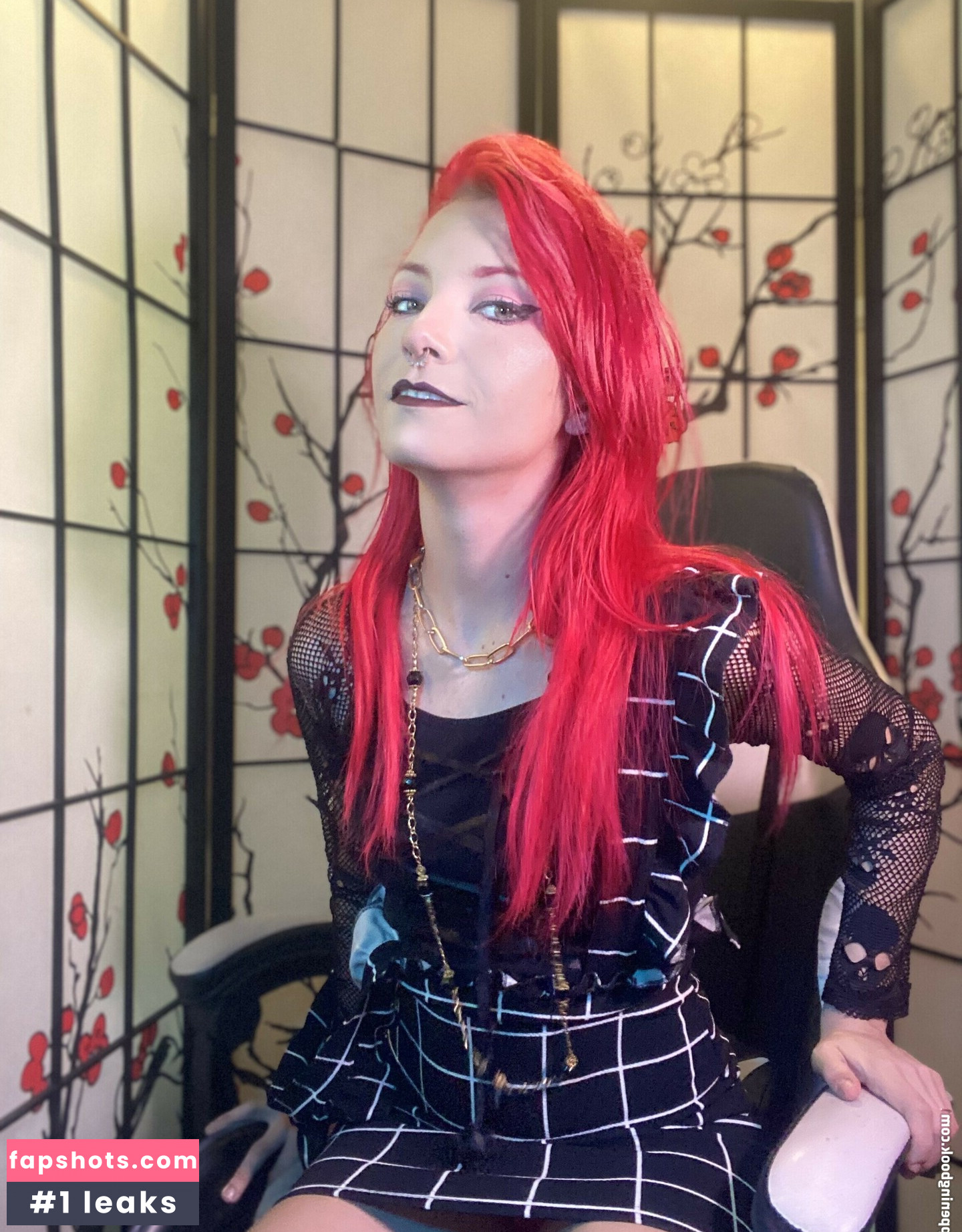 Riley Sinpai gallery photo #20