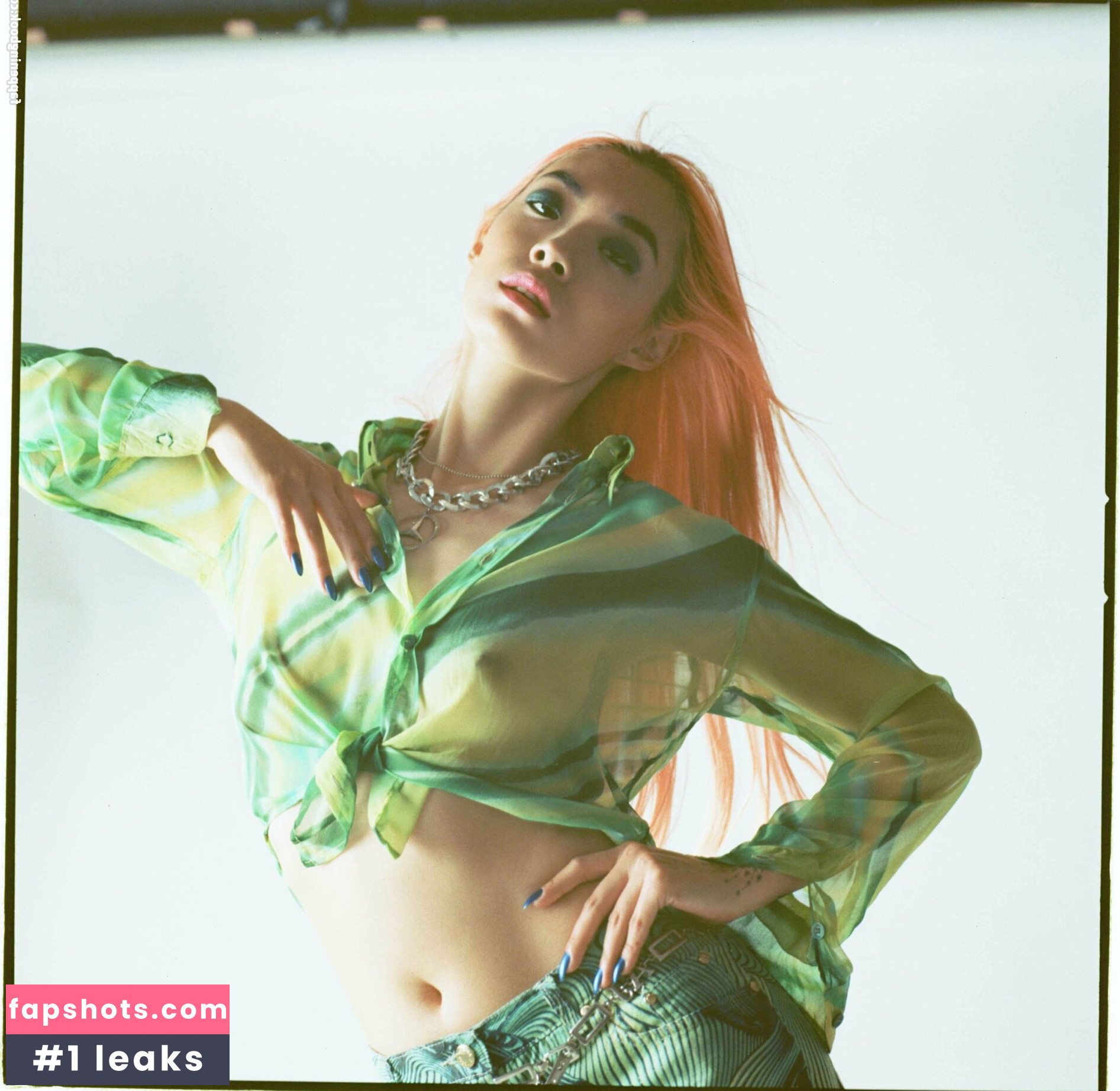 Rina Sawayama gallery photo #16