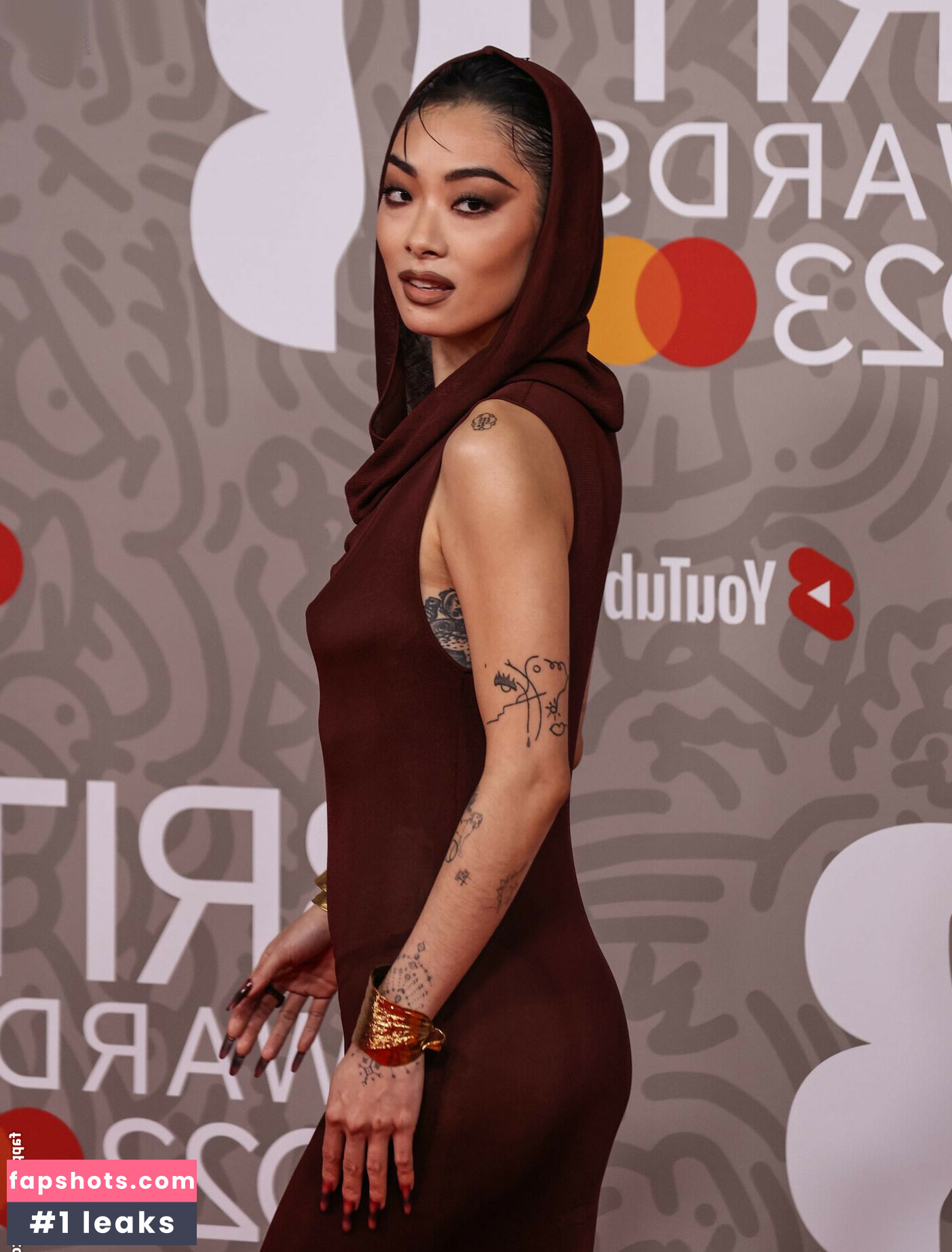 Rina Sawayama gallery photo #24