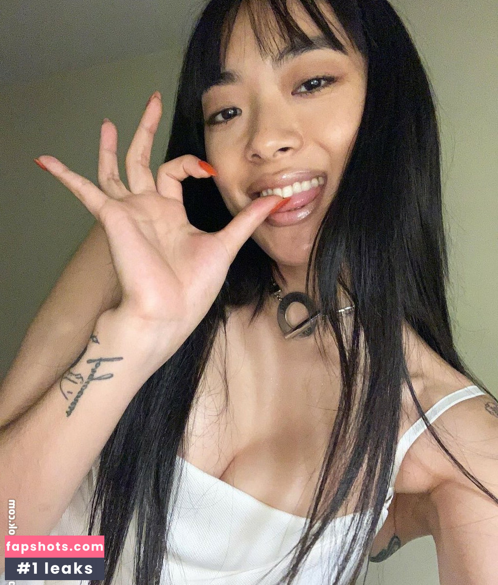 Rina Sawayama gallery photo #34