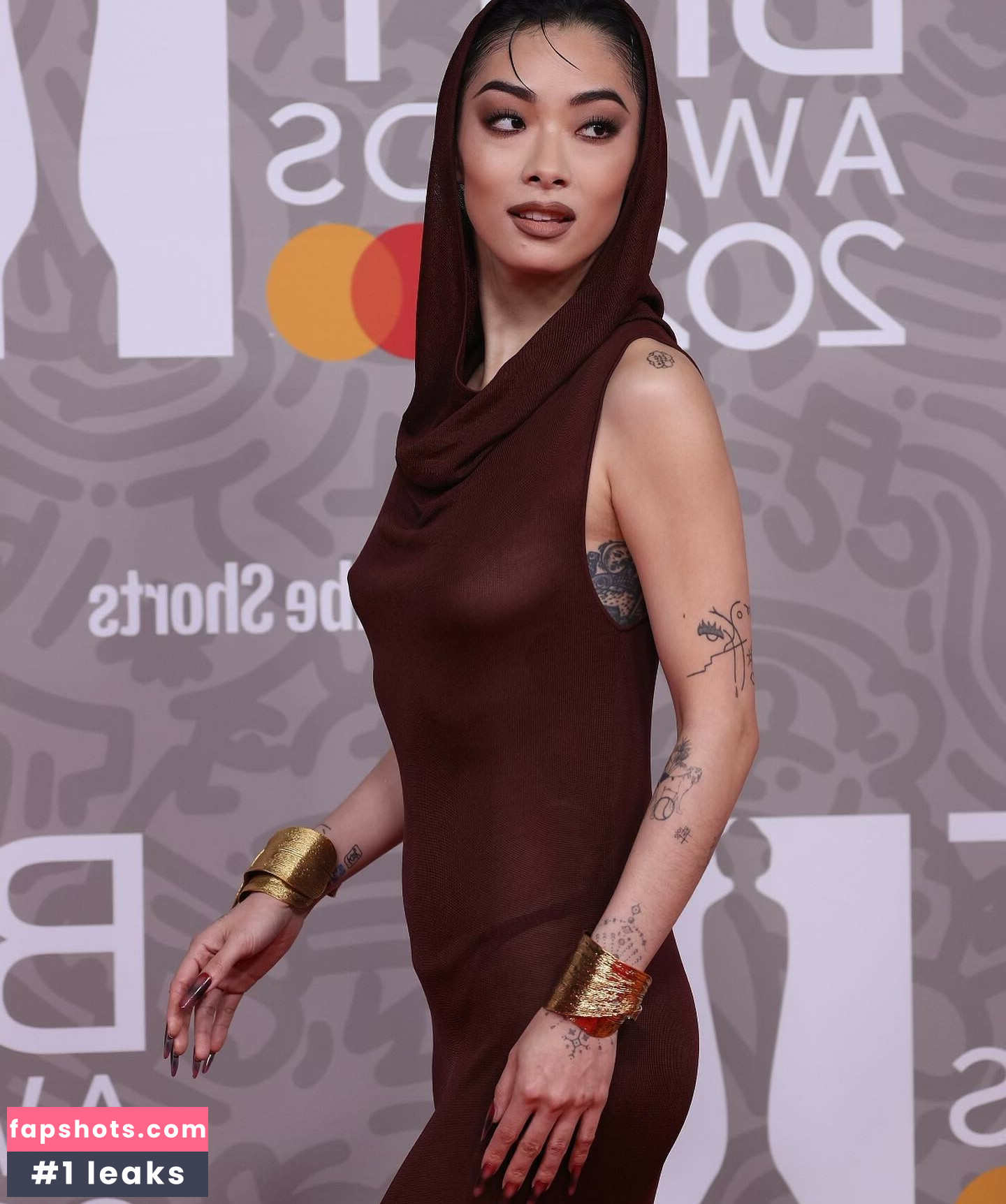 Rina Sawayama gallery photo #51