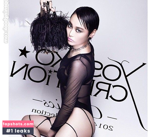 Rinko Kikuchi gallery photo #14