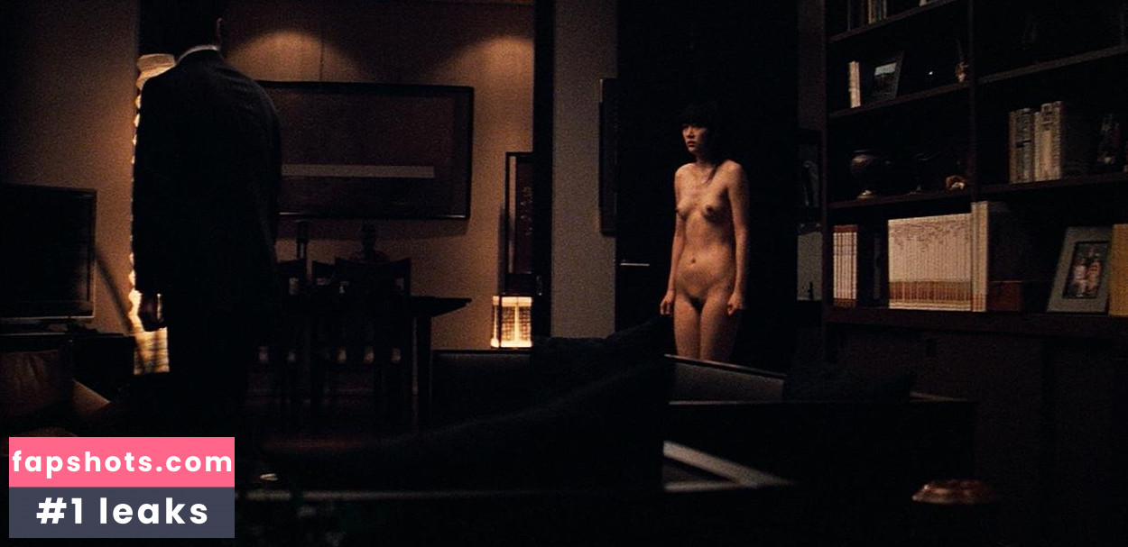 Rinko Kikuchi gallery photo #33