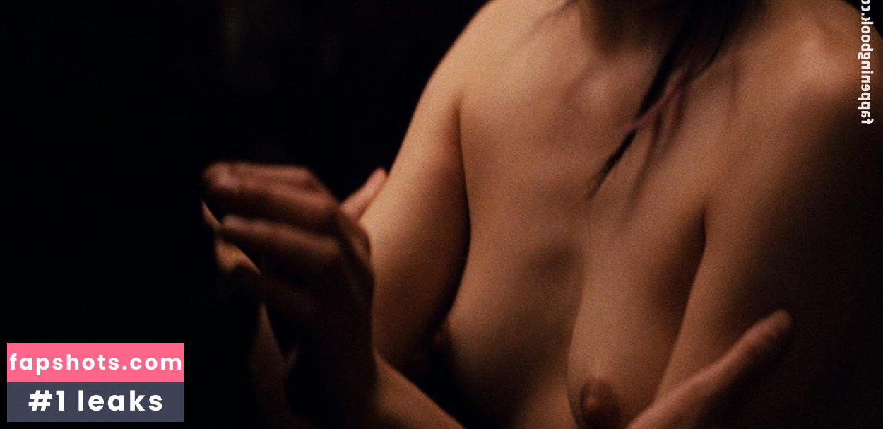 Rinko Kikuchi gallery photo #38