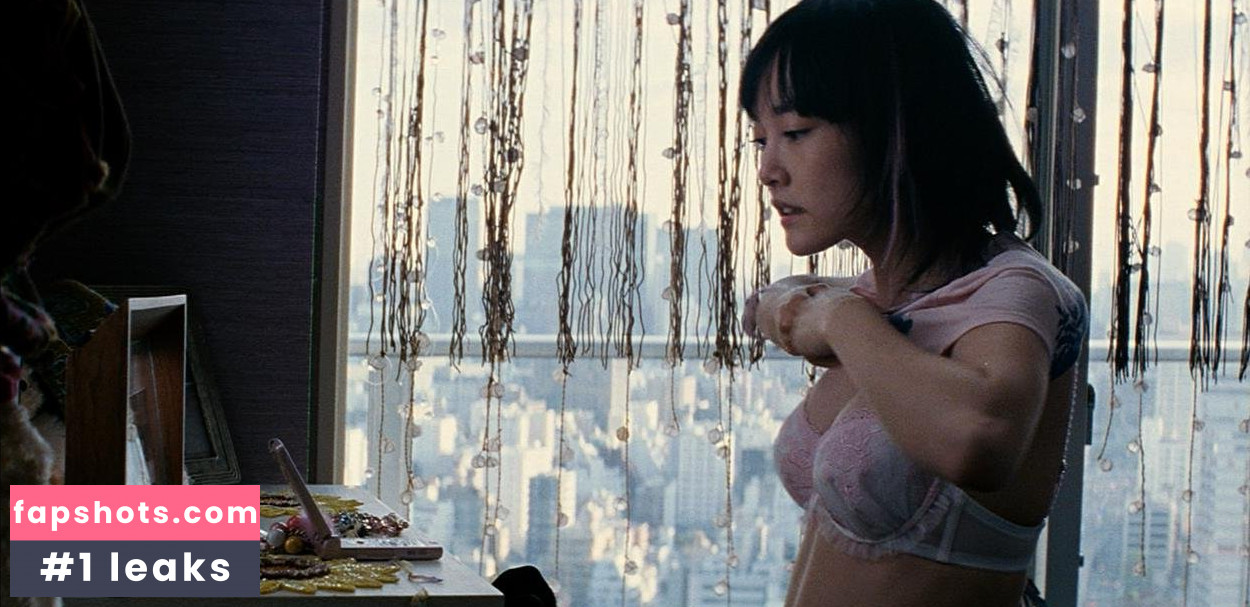 Rinko Kikuchi gallery photo #39