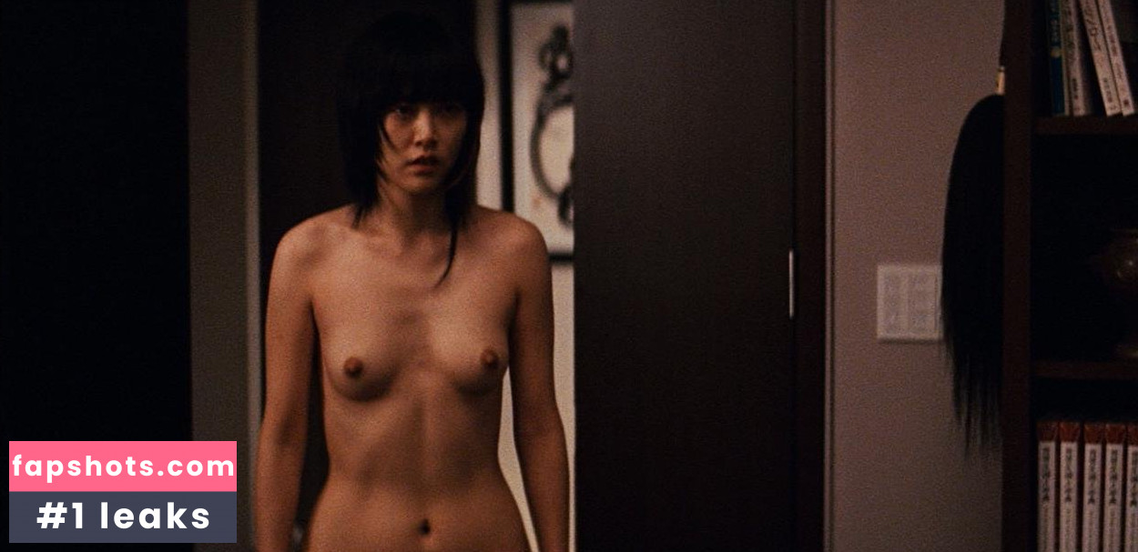 Rinko Kikuchi gallery photo #40