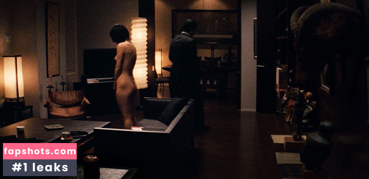 Rinko Kikuchi gallery photo #42