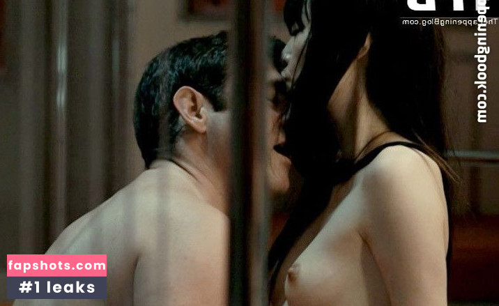 Rinko Kikuchi gallery photo #9