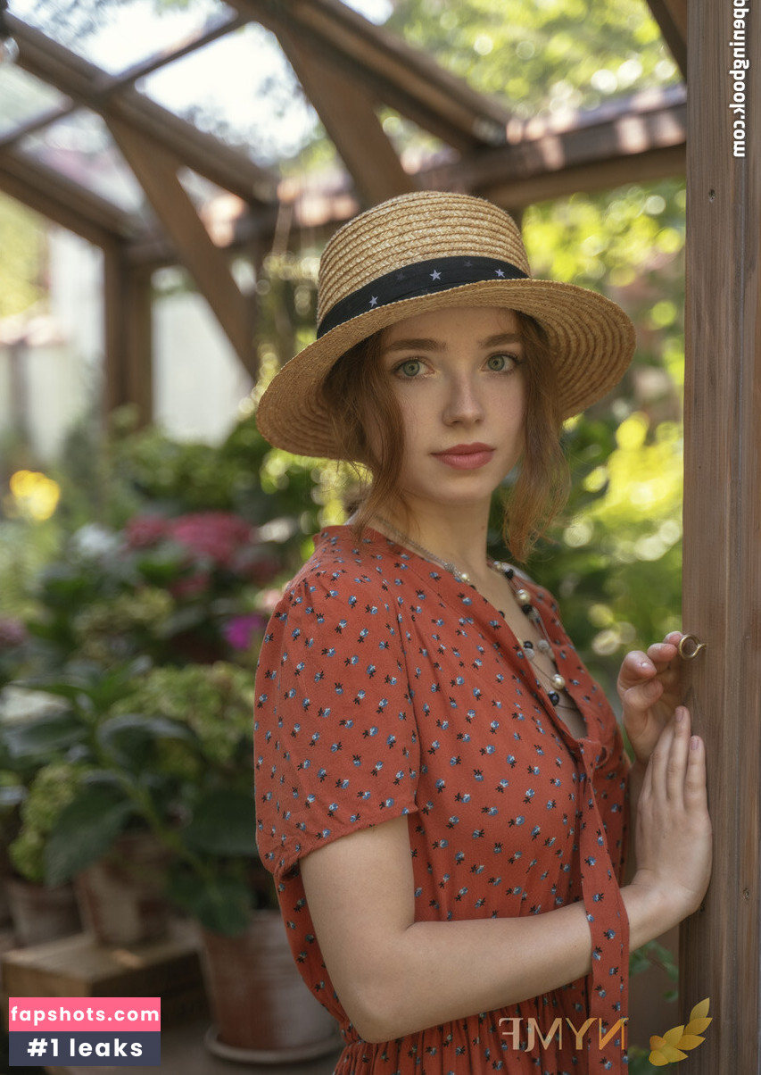 Rinnalyy nude babe gallery