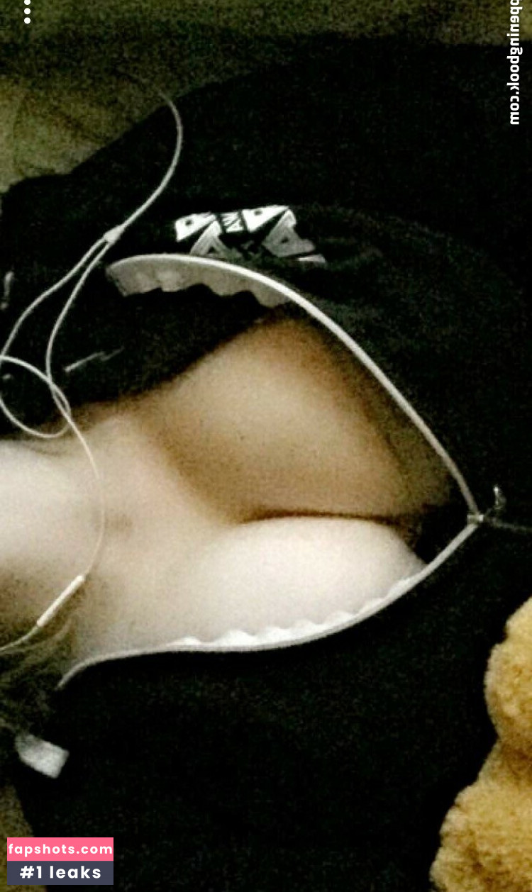 RipMika gallery photo #21