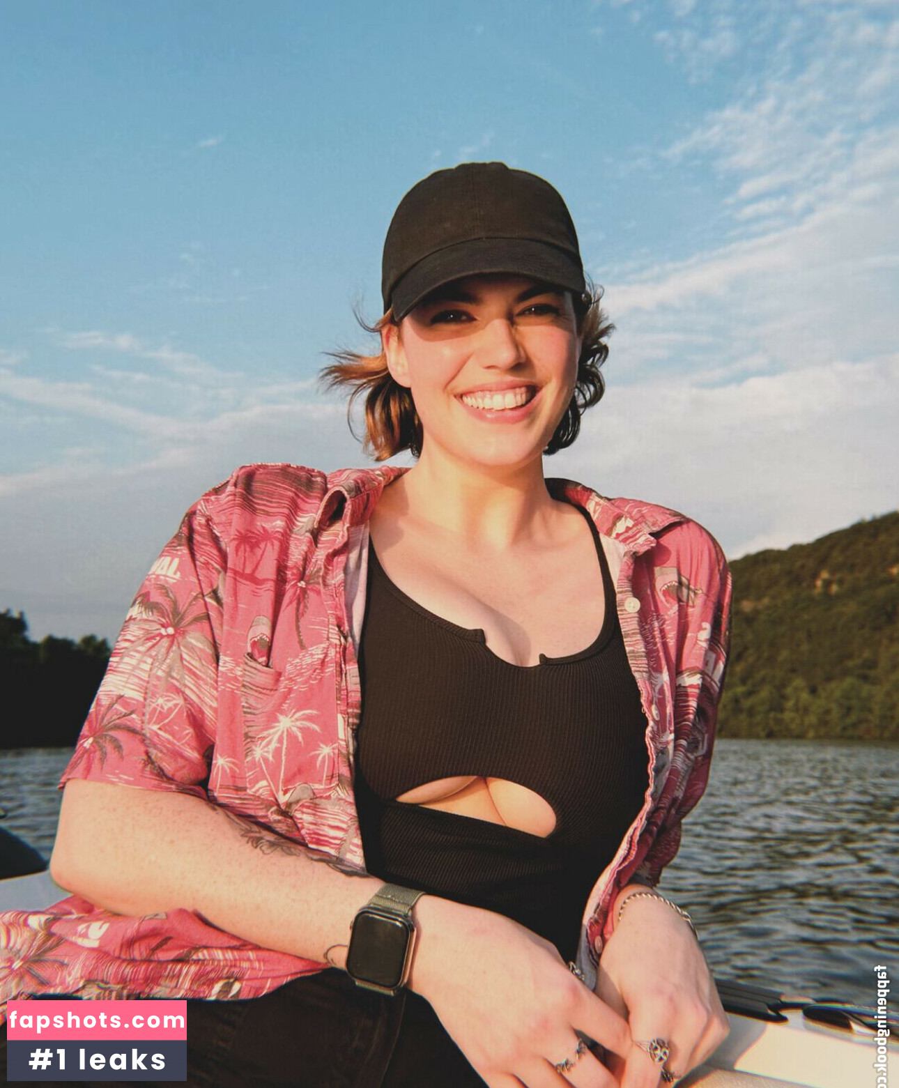 RipMika gallery photo #6