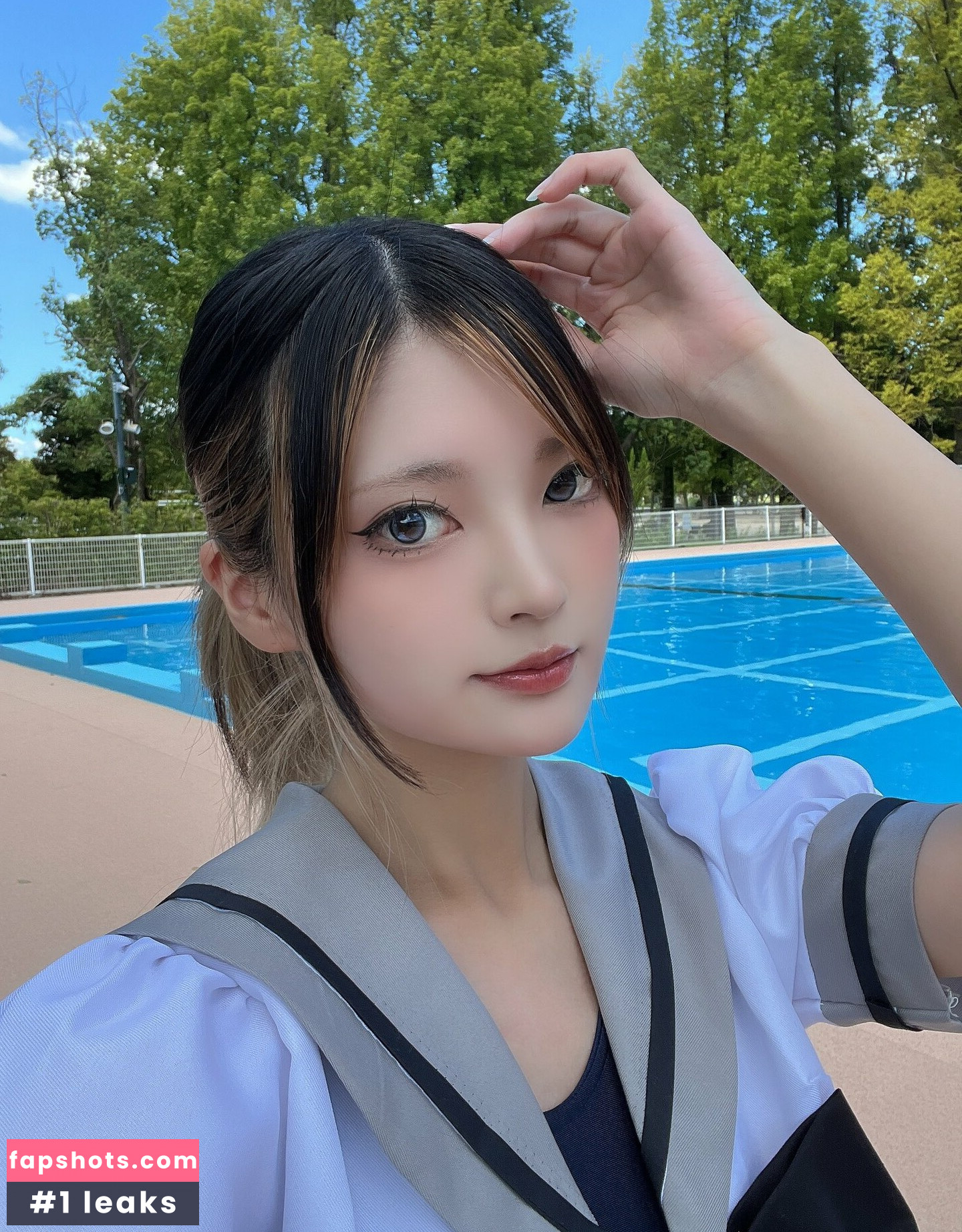 rirerere00 gallery photo #2