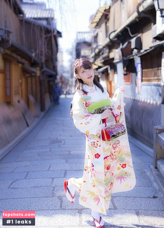 rirerere00 gallery photo #188