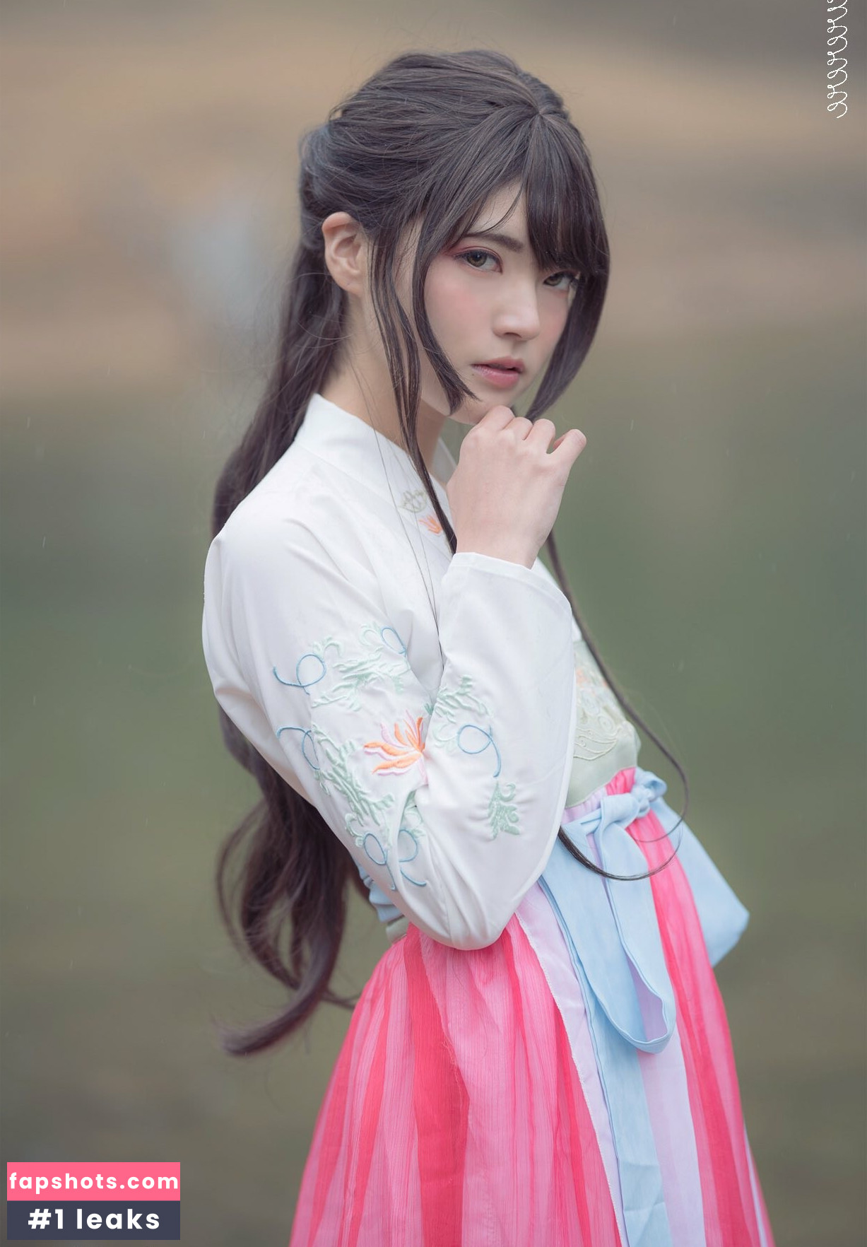 rirerere00 gallery photo #196