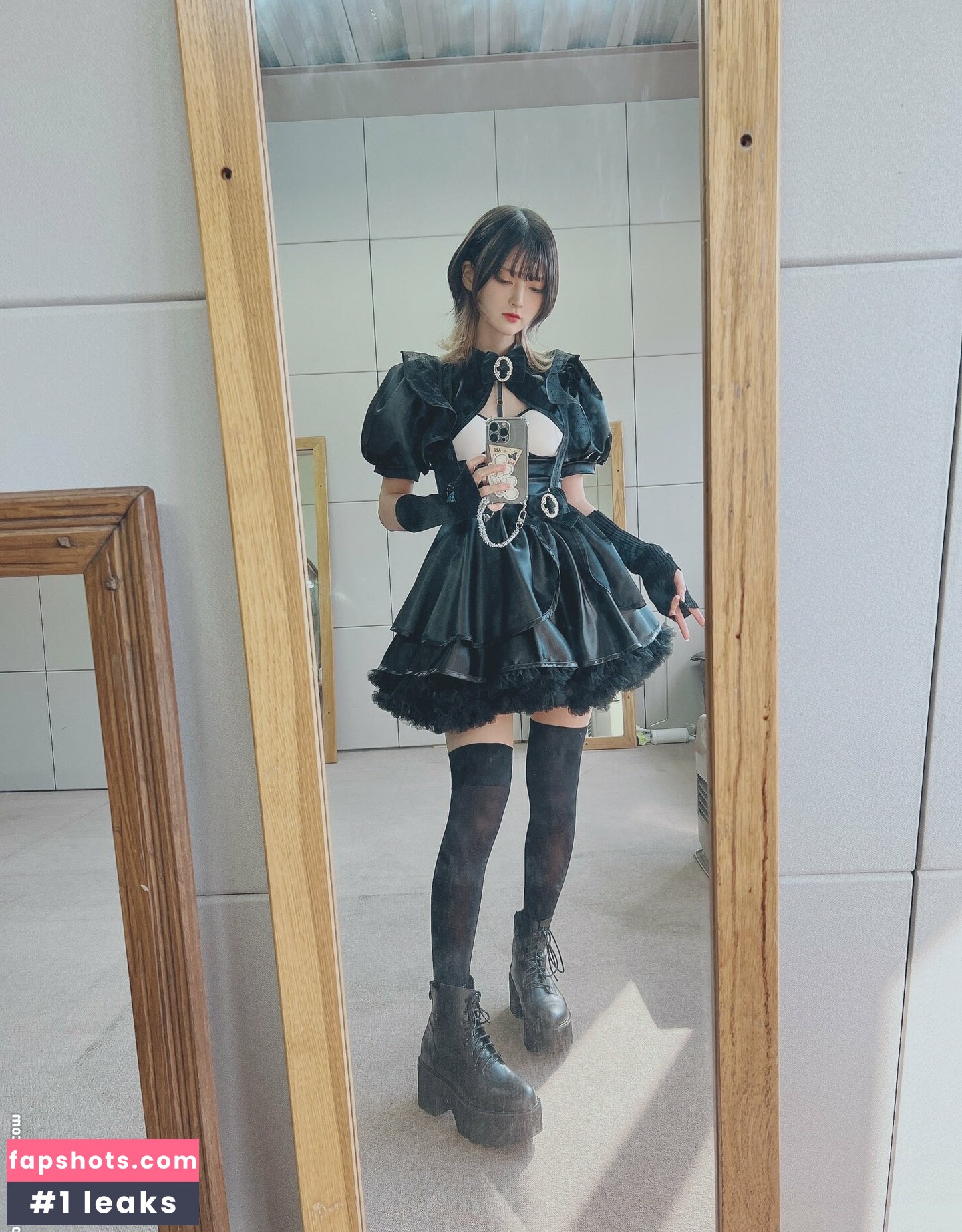 rirerere00 gallery photo #87