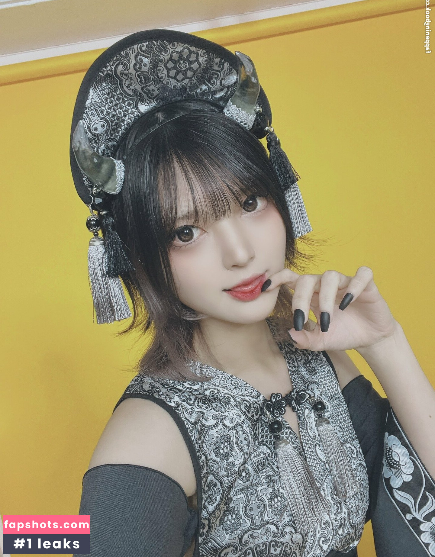 rirerere00 gallery photo #94