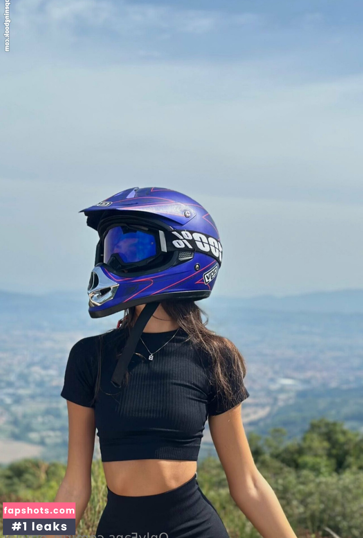 riri_official gallery photo #29