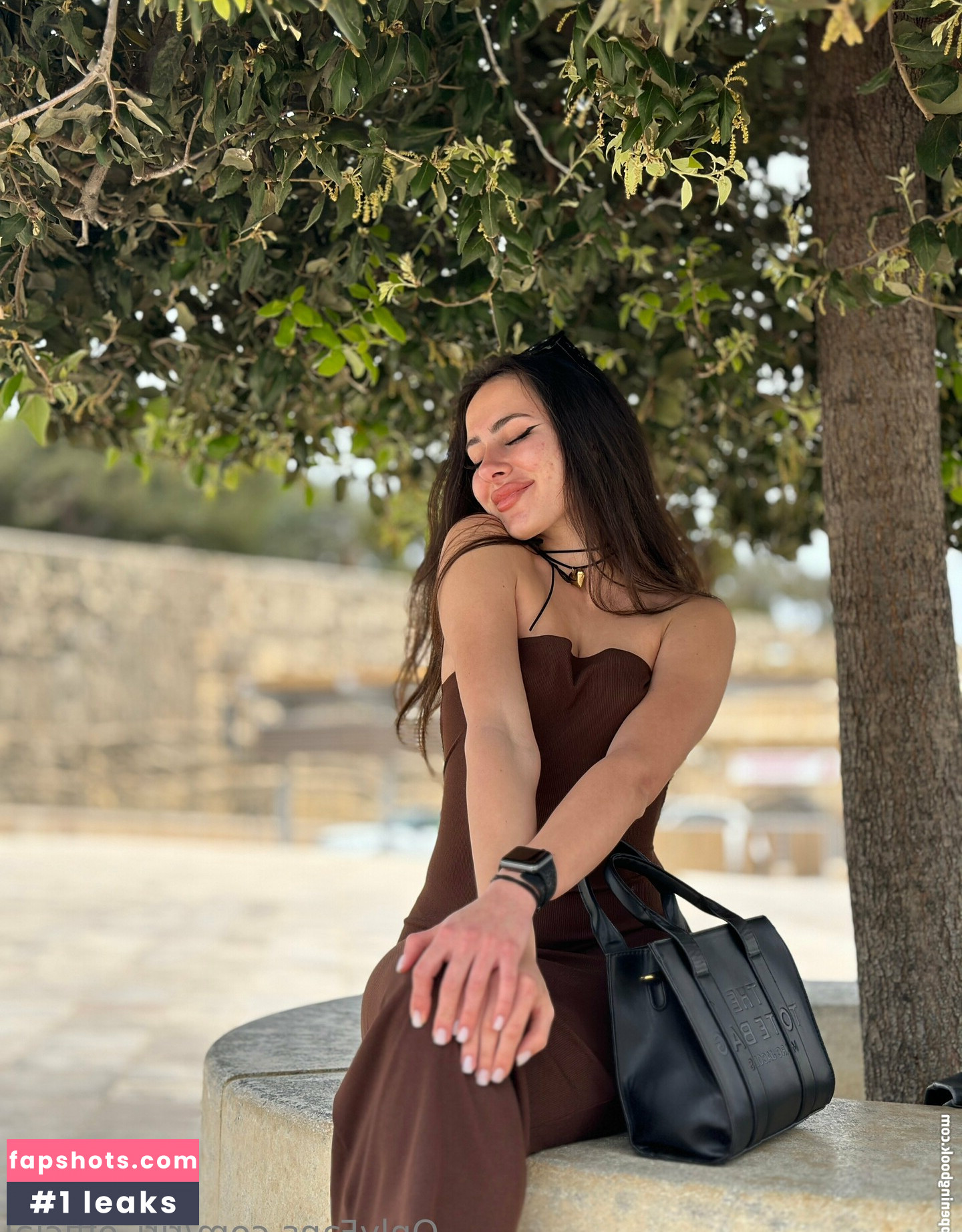 riri_official gallery photo #7