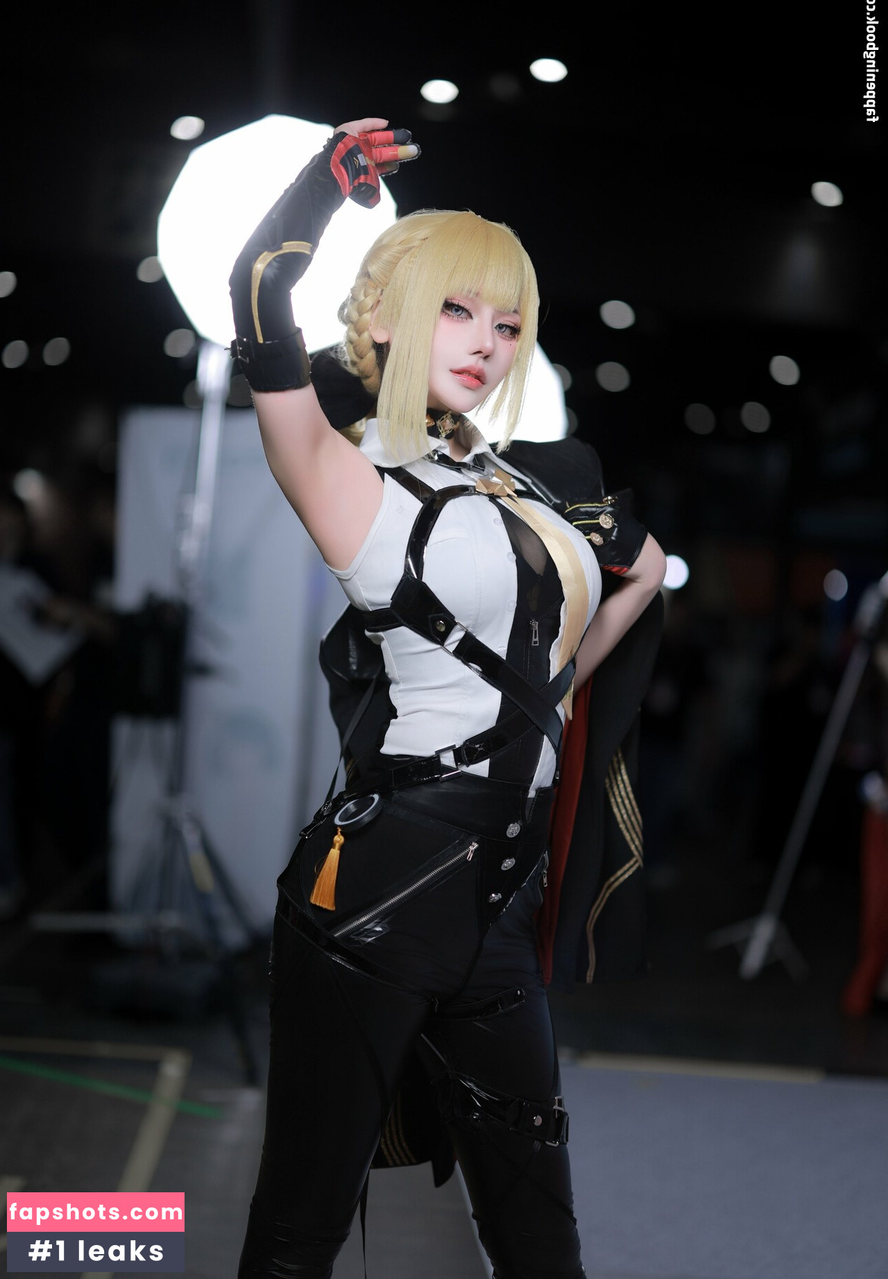 riri_thisway gallery photo #2