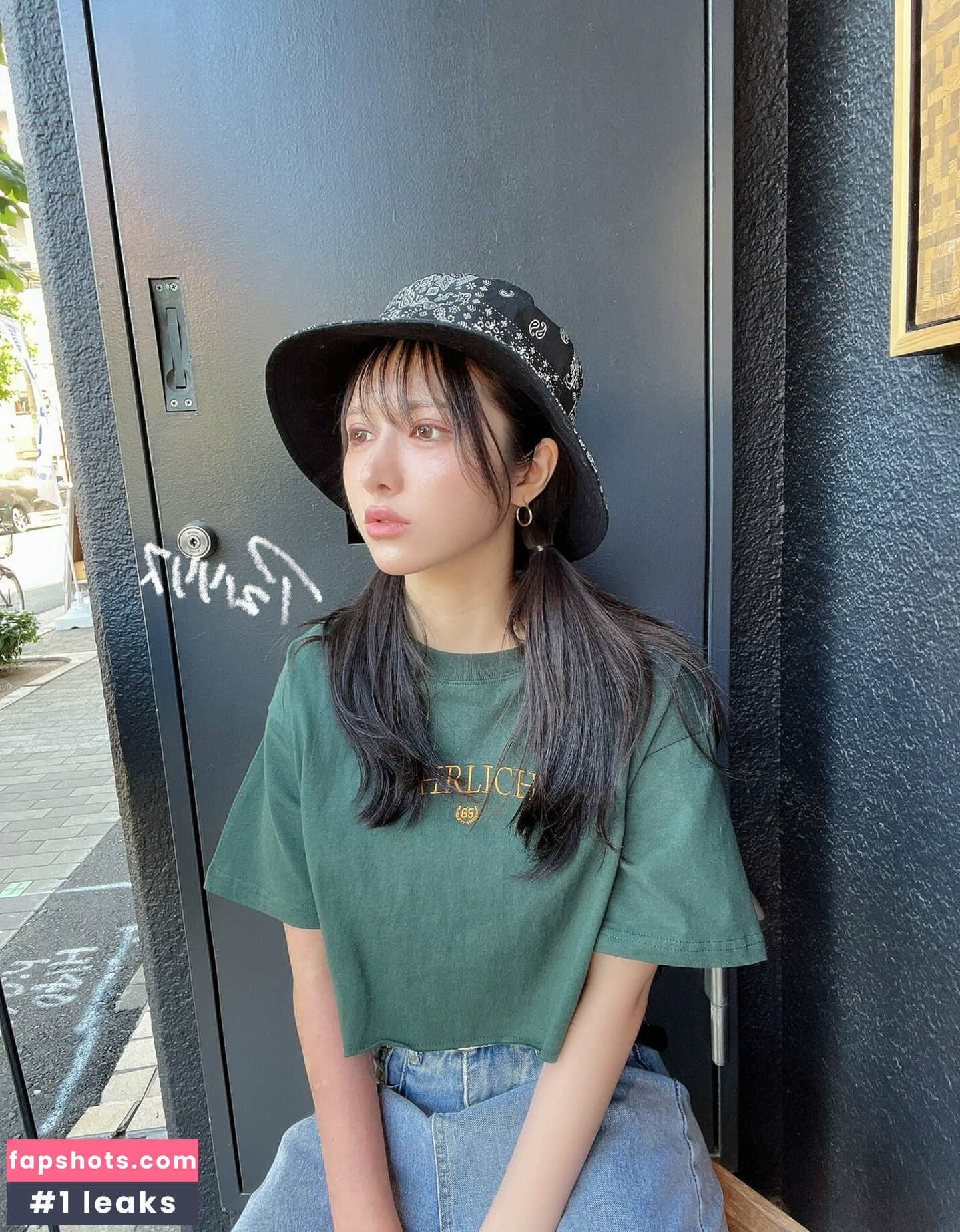 RirisuAmano gallery photo #16