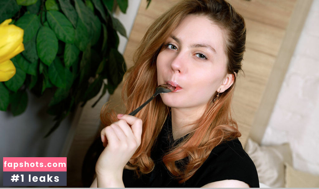 Rita Angel gallery photo #10