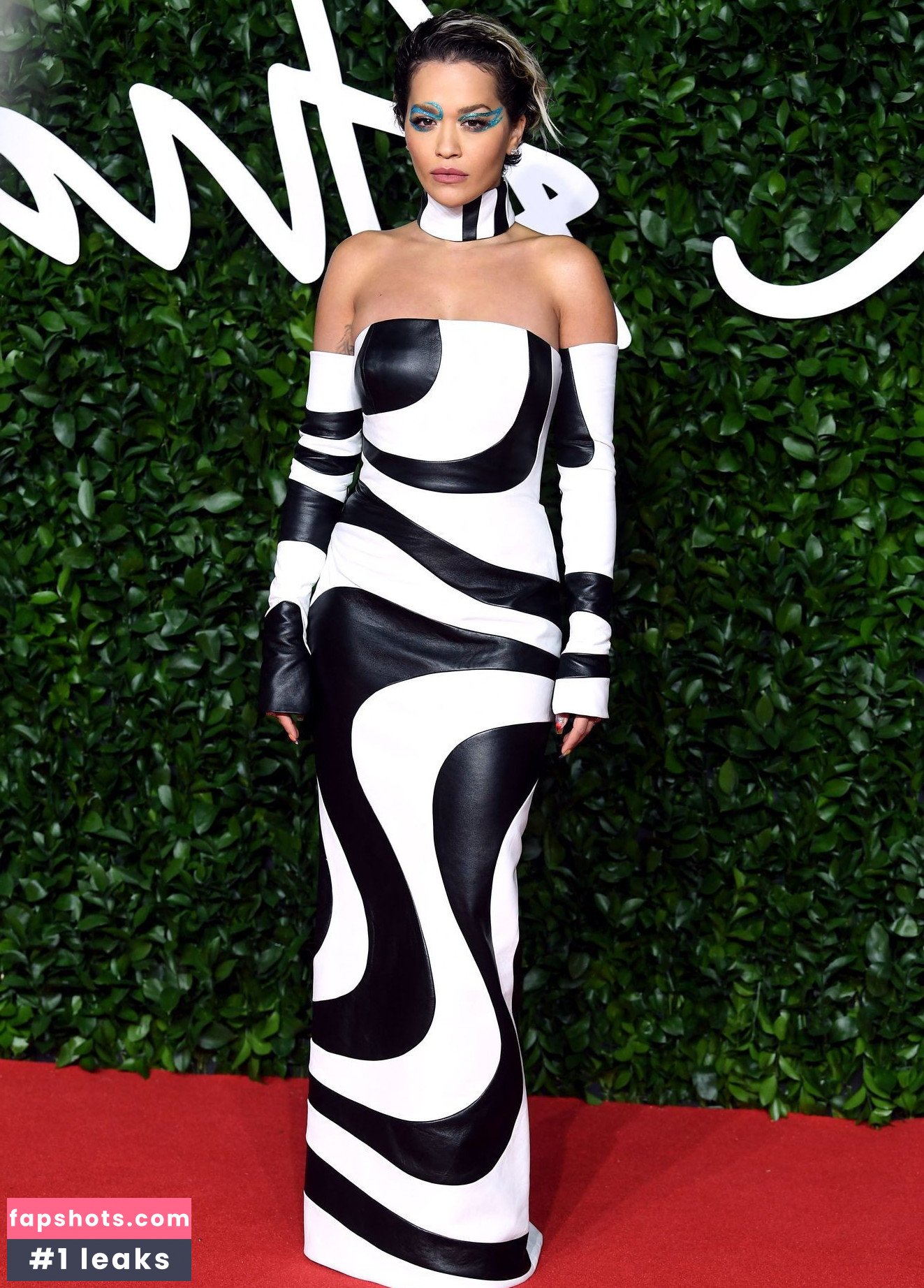 Rita Ora gallery photo #2079