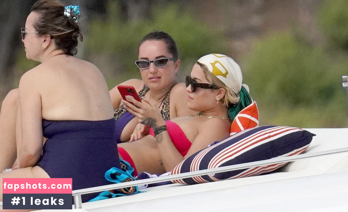 Rita Ora gallery photo #2114