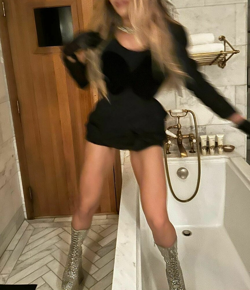 rita-ora gallery photo #3739