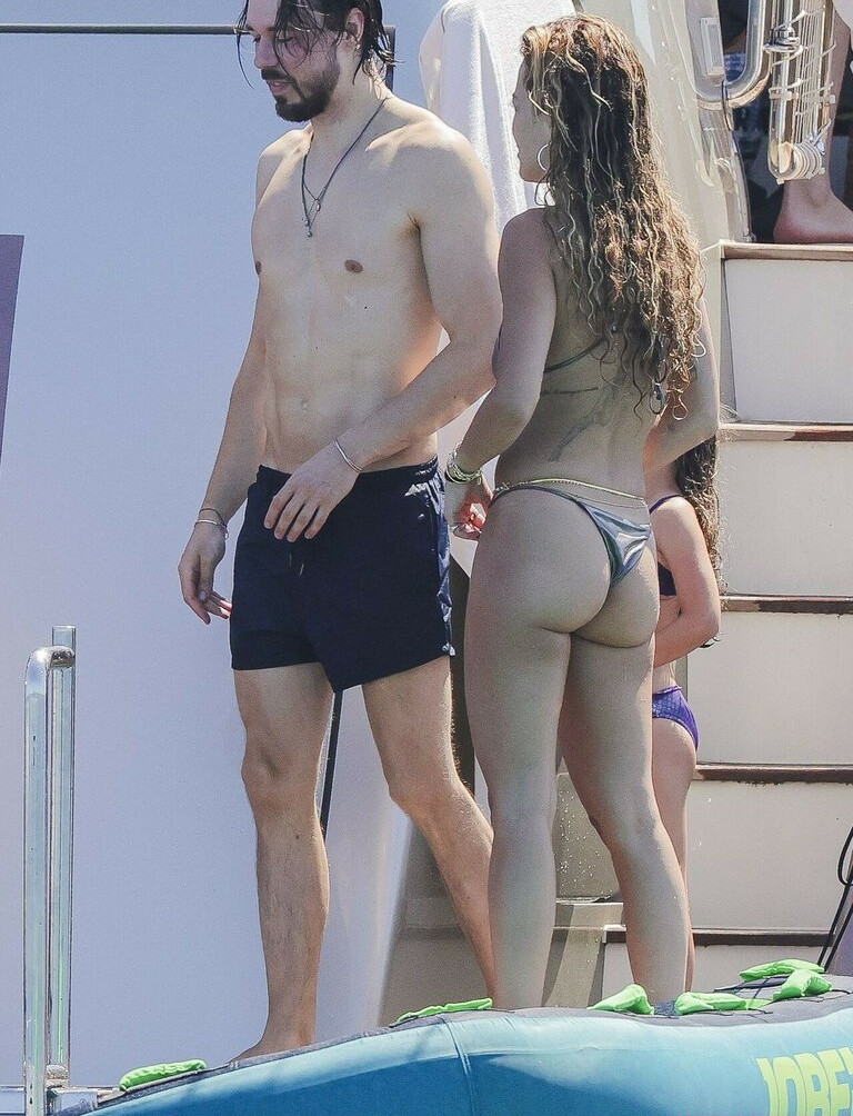 rita-ora gallery photo #3975