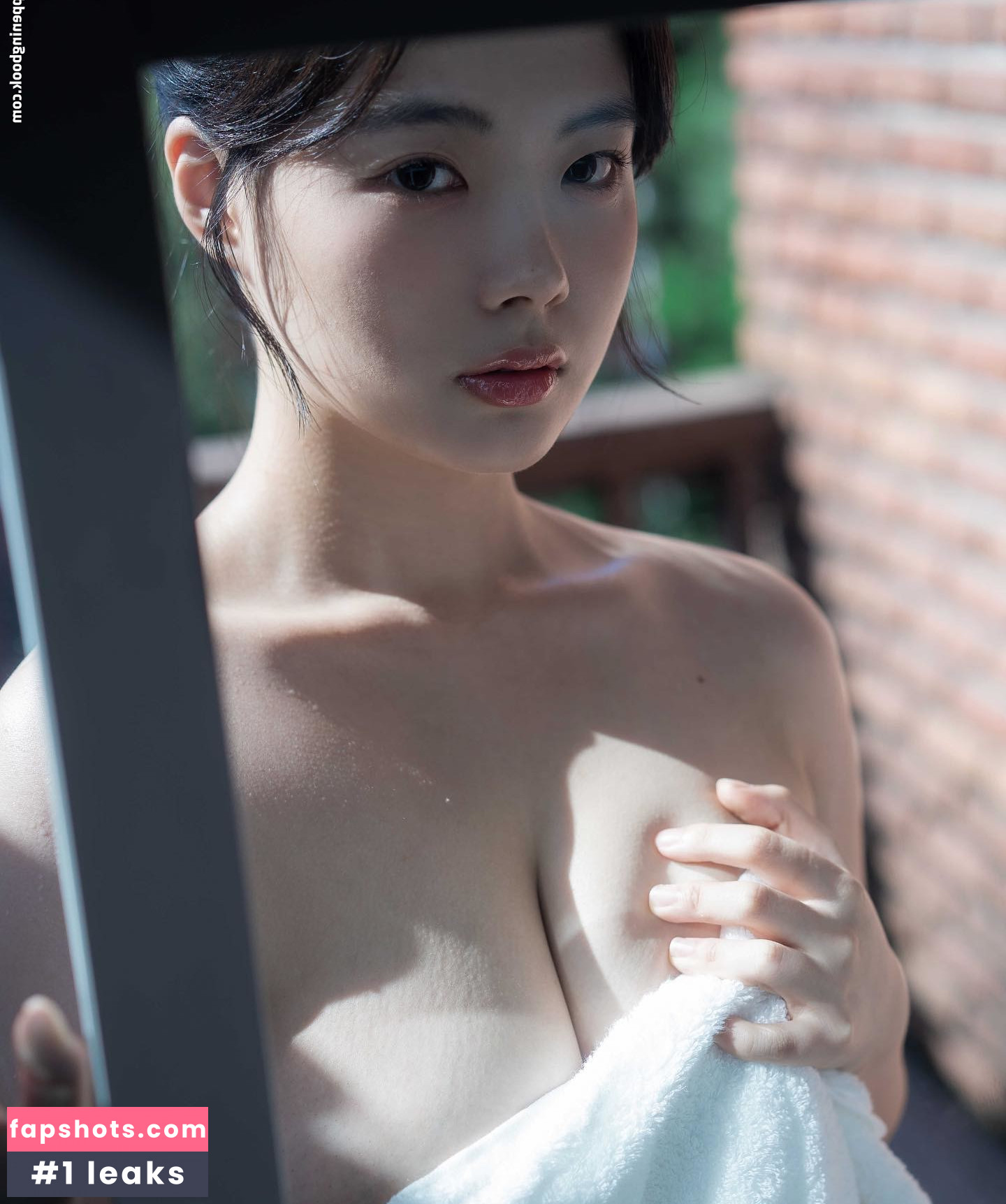 Roah Leehee gallery photo #3